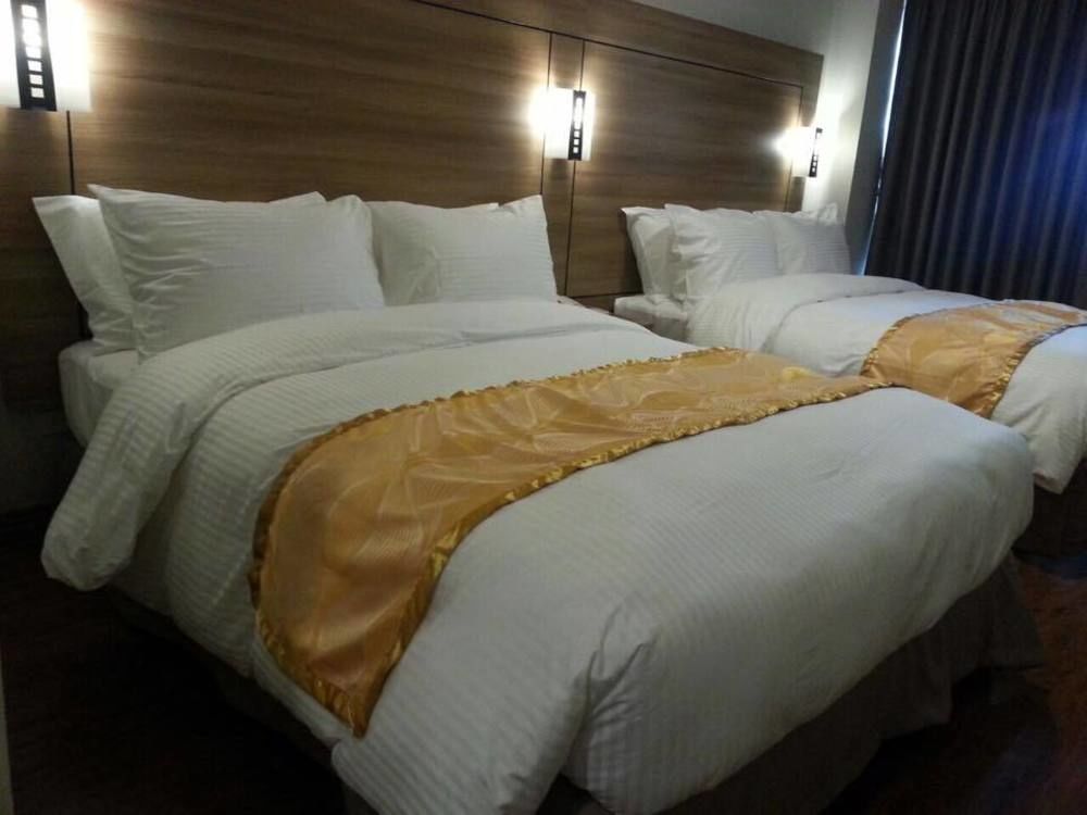 Vista Real Hotel Tagaytay City Kültér fotó