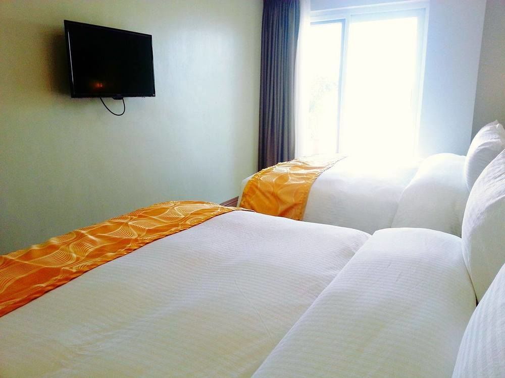 Vista Real Hotel Tagaytay City Kültér fotó
