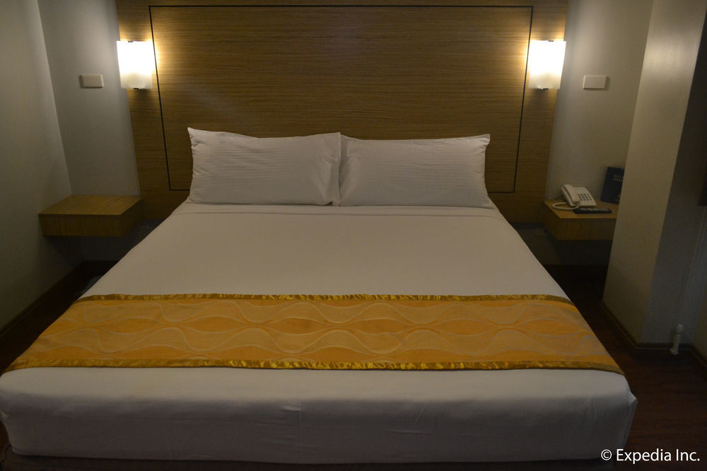 Vista Real Hotel Tagaytay City Kültér fotó