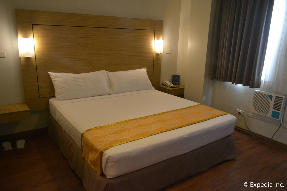Vista Real Hotel Tagaytay City Kültér fotó