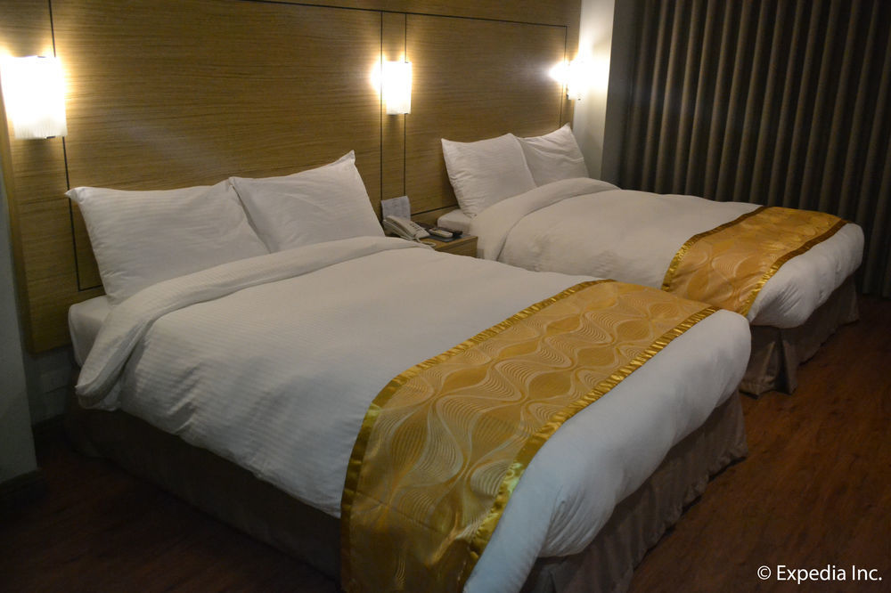 Vista Real Hotel Tagaytay City Kültér fotó