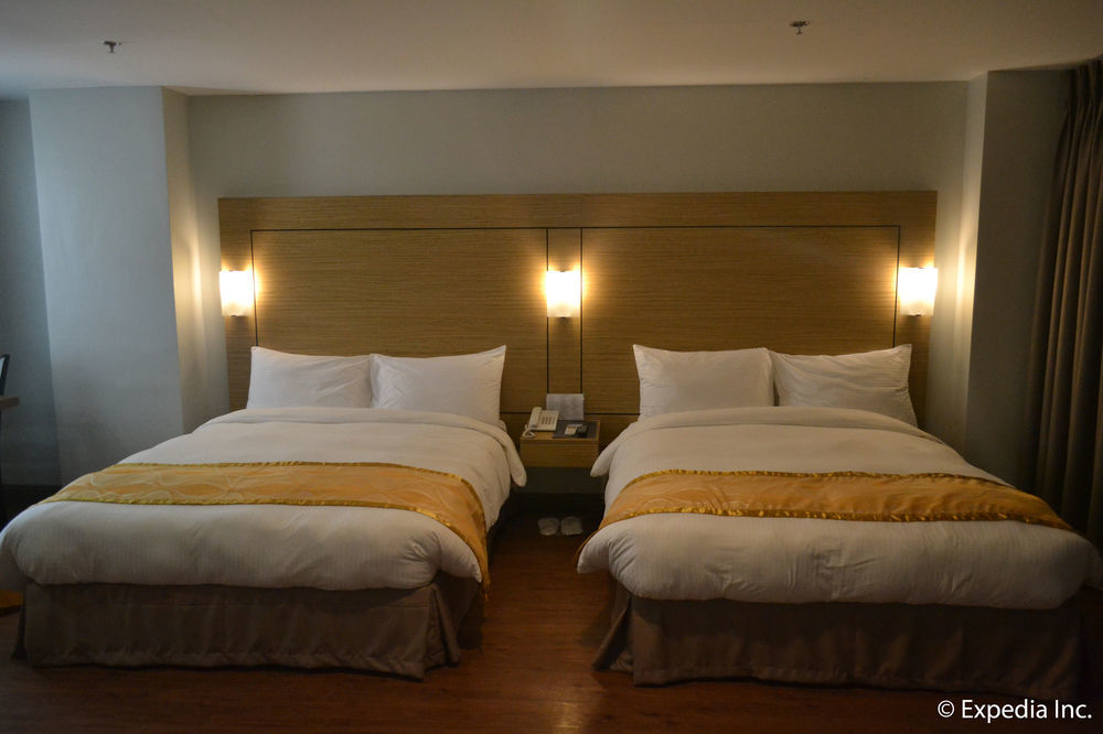 Vista Real Hotel Tagaytay City Kültér fotó