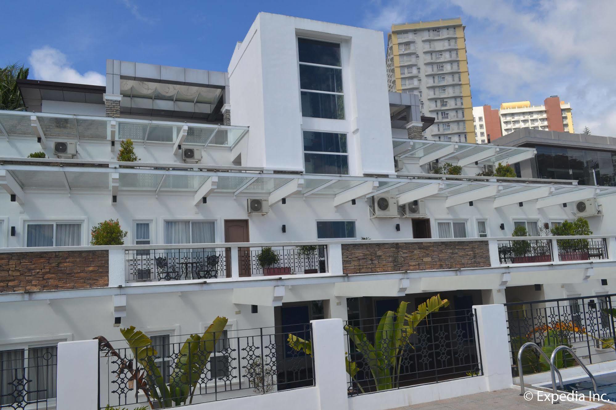 Vista Real Hotel Tagaytay City Kültér fotó