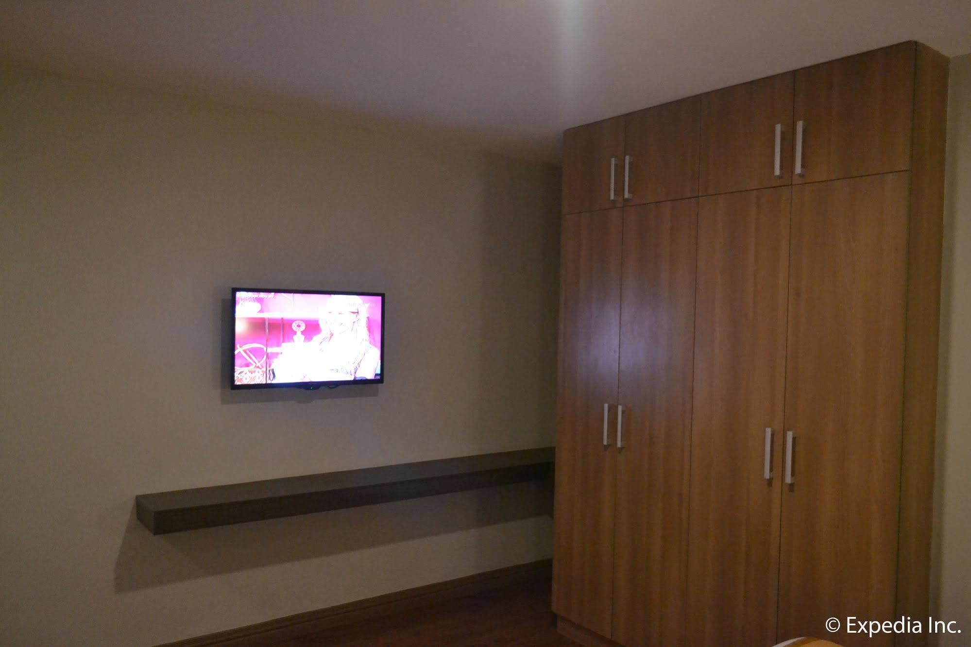 Vista Real Hotel Tagaytay City Kültér fotó