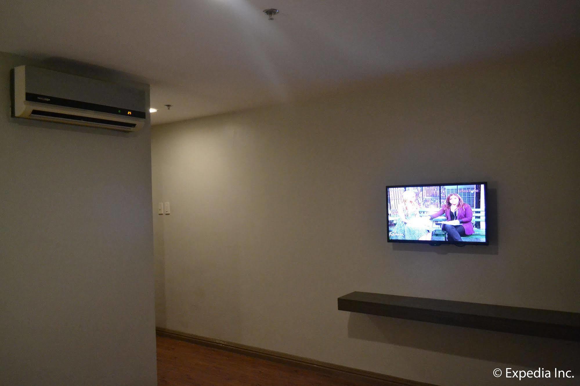 Vista Real Hotel Tagaytay City Kültér fotó