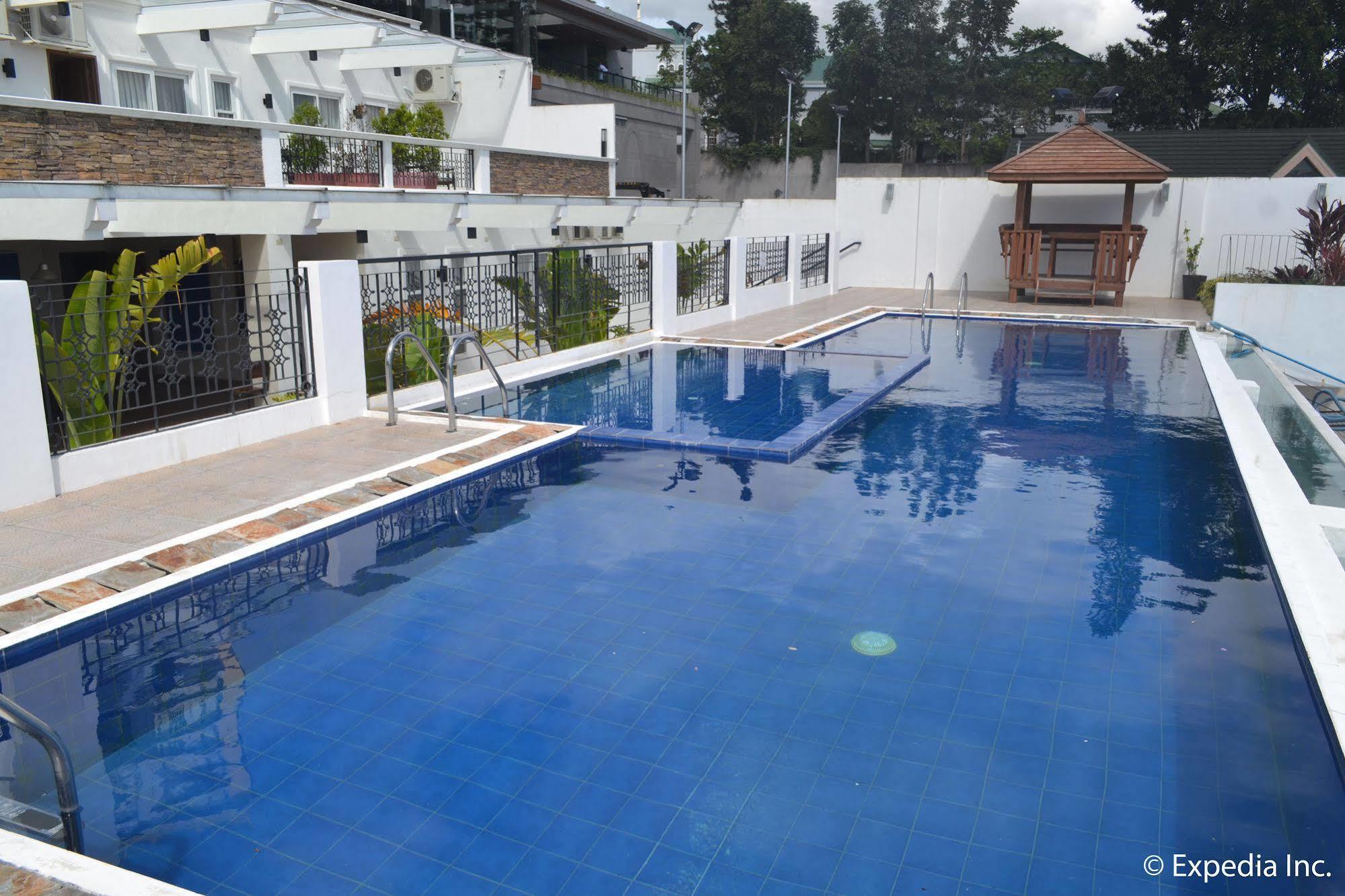 Vista Real Hotel Tagaytay City Kültér fotó
