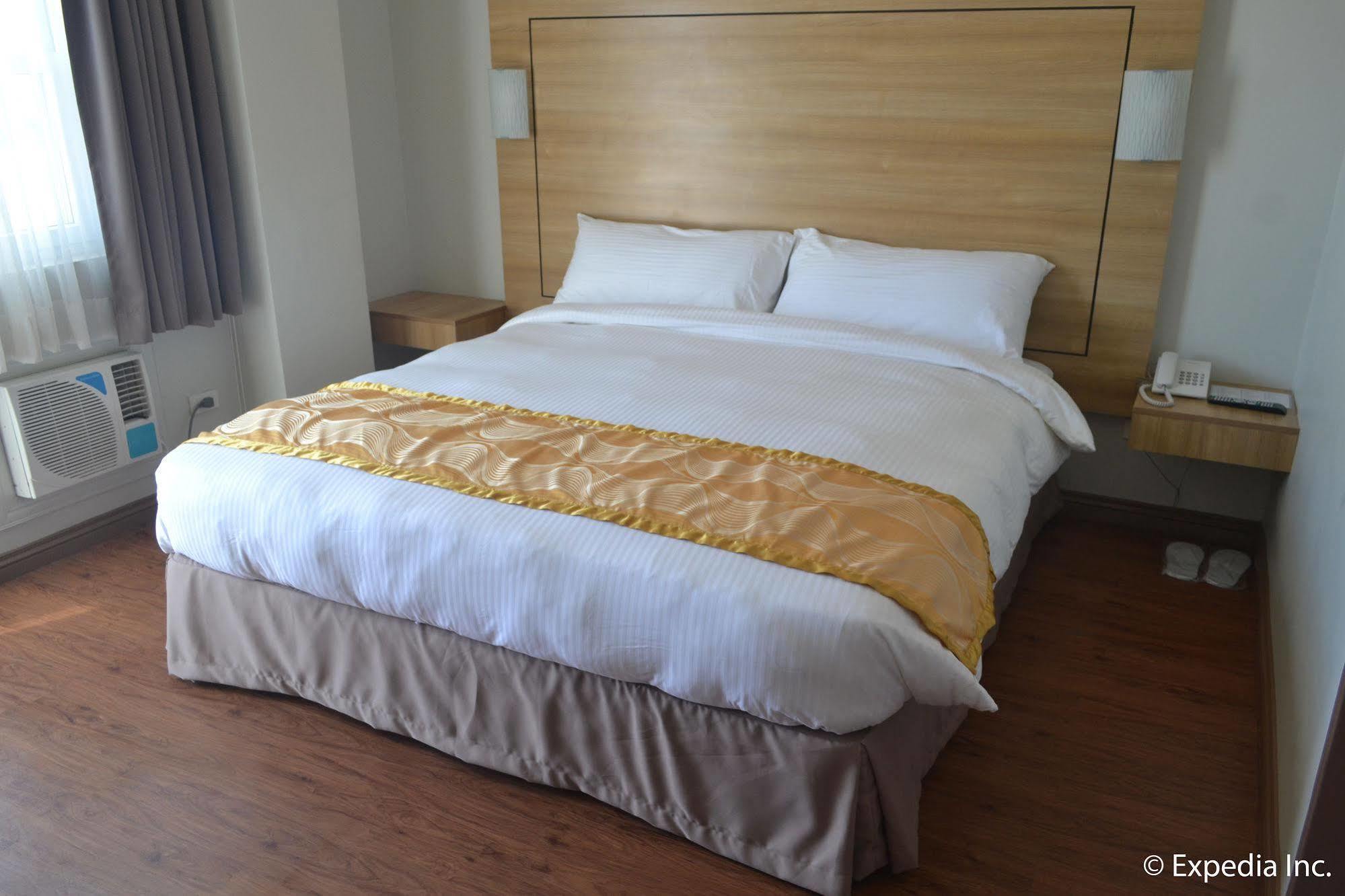 Vista Real Hotel Tagaytay City Kültér fotó